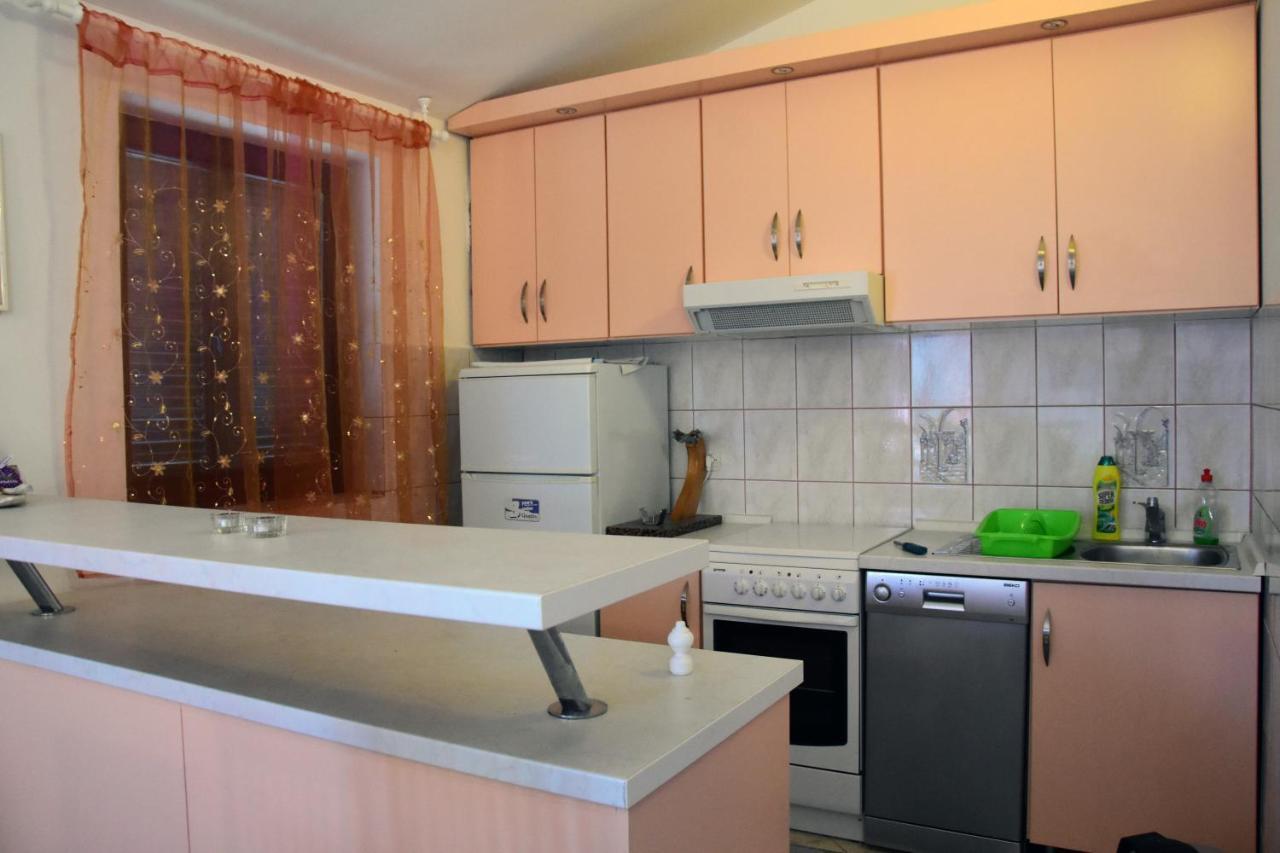 Apartments Zana Vir Exterior photo